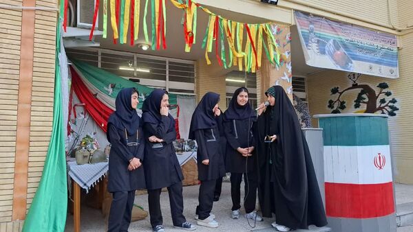 زنگ مهر در دبیرستان شاهد تقوا پیشگان ناحیه ۴ مشهد نواخته شد