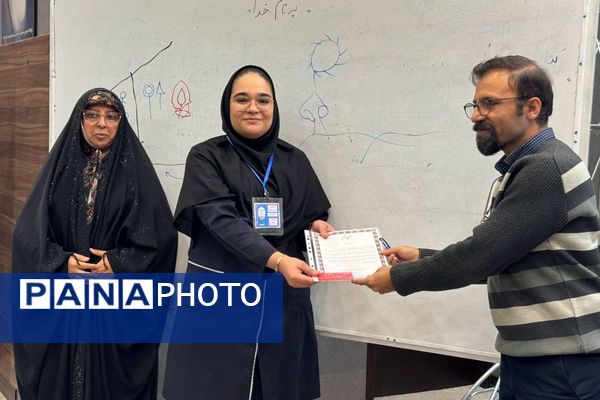 رقابت ۳۱ دانش‌آموز ممتاز همیار معلم ملاردی 