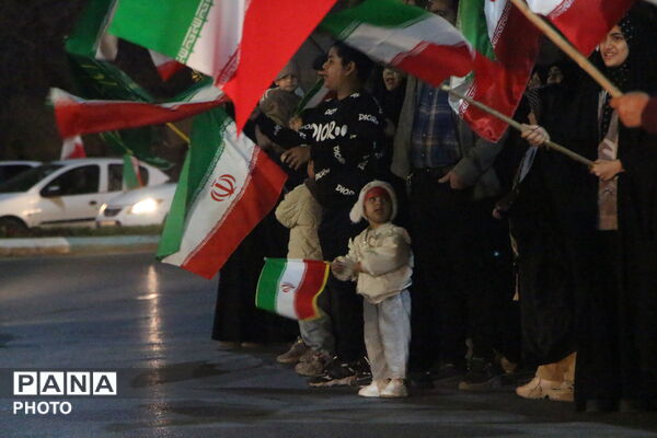 تجمع باشکوه دختران دانش‌آموز یزد