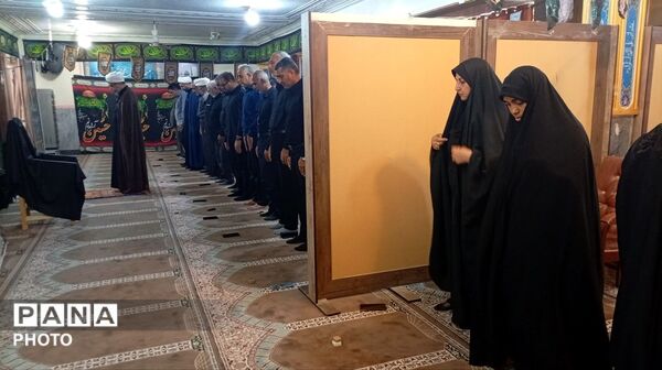  برگزاری آیین سوگواری اباعبدالله الحسین(ع) در آموزش و پرورش ناحیه ۲ بندرعباس