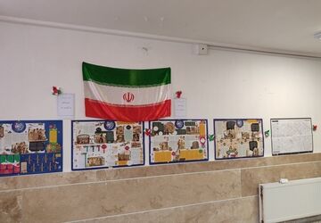 اجرای روزنامه دیواری ایرانمون در دبستان هاتف