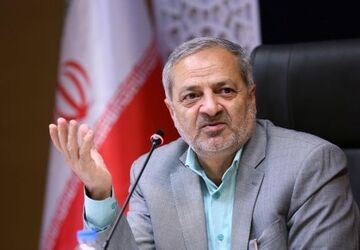 در تجربه‌نگاری‌ها به همه اجزای زیست‌بوم نظام تعلیم و تربیت توجه شود
