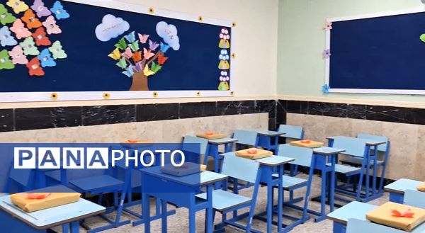 غبارروبی نمازخانه‌های مدارس قشم در آستانه سال تحصیلی جدید