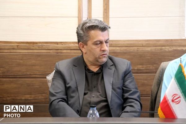 تجلیل از برگزیدگان کشوری پویش‌های «رمضان پویا» و «سفیر سلامت» در پاکدشت