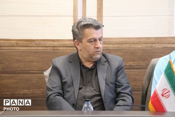 تجلیل از برگزیدگان کشوری پویش‌های «رمضان پویا» و «سفیر سلامت» در پاکدشت