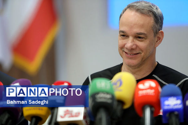 نشست خبری مربی تیم ملی والیبال