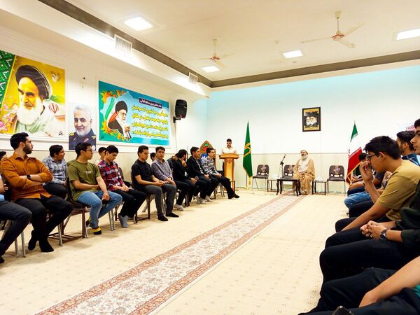 اعضای انجمن اسلامی با امام جمعه کاشمر دیدار کردند