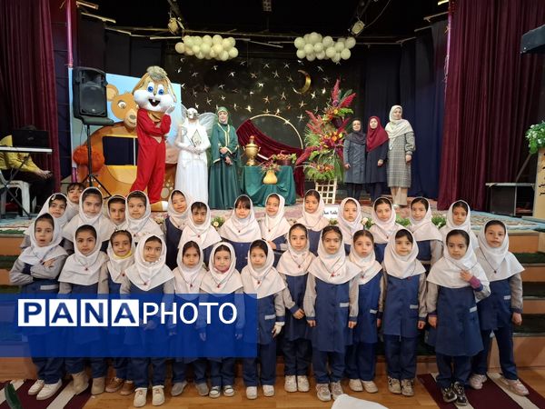 جشن یلدا ۱۴۰۴ در مدرسه ۱۷ شهریور شهرستان بجنورد 