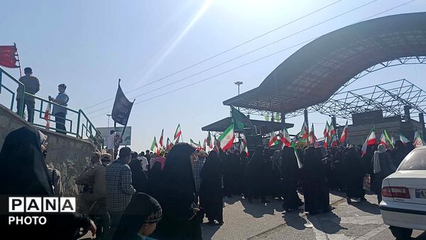 اردوی زیارتی دانشجومعلمان قم در مرقد امام و بیت رهبر شهید