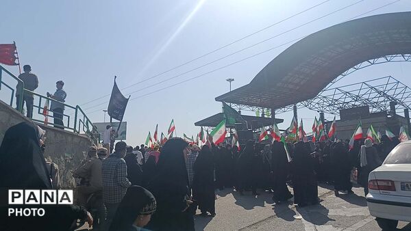 اردوی زیارتی دانشجومعلمان قم در مرقد امام و بیت رهبر شهید
