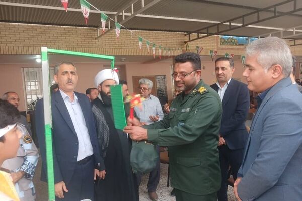 تجدید میثاق دانش‌آموزان سیریکی با آرمان‌های انقلاب در ۱۳ آبان 