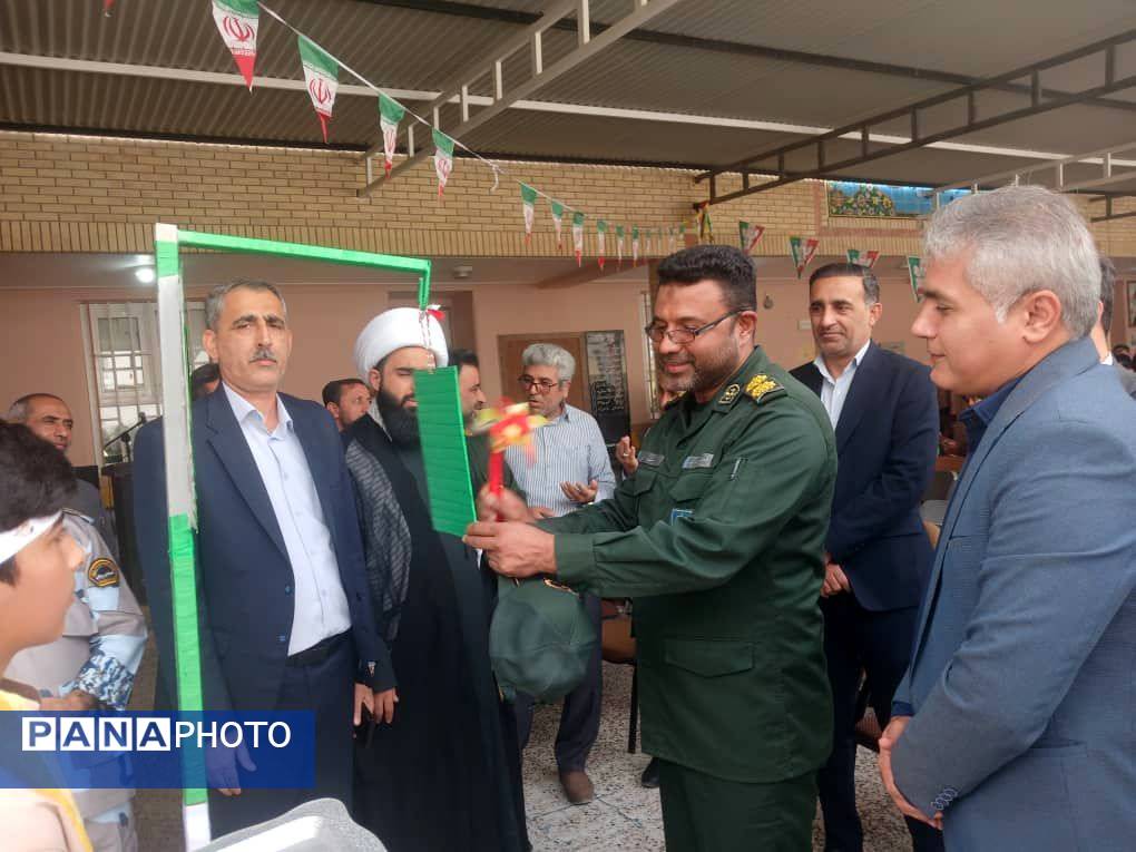 تجدید میثاق دانش‌آموزان سیریکی با آرمان‌های انقلاب در ۱۳ آبان 