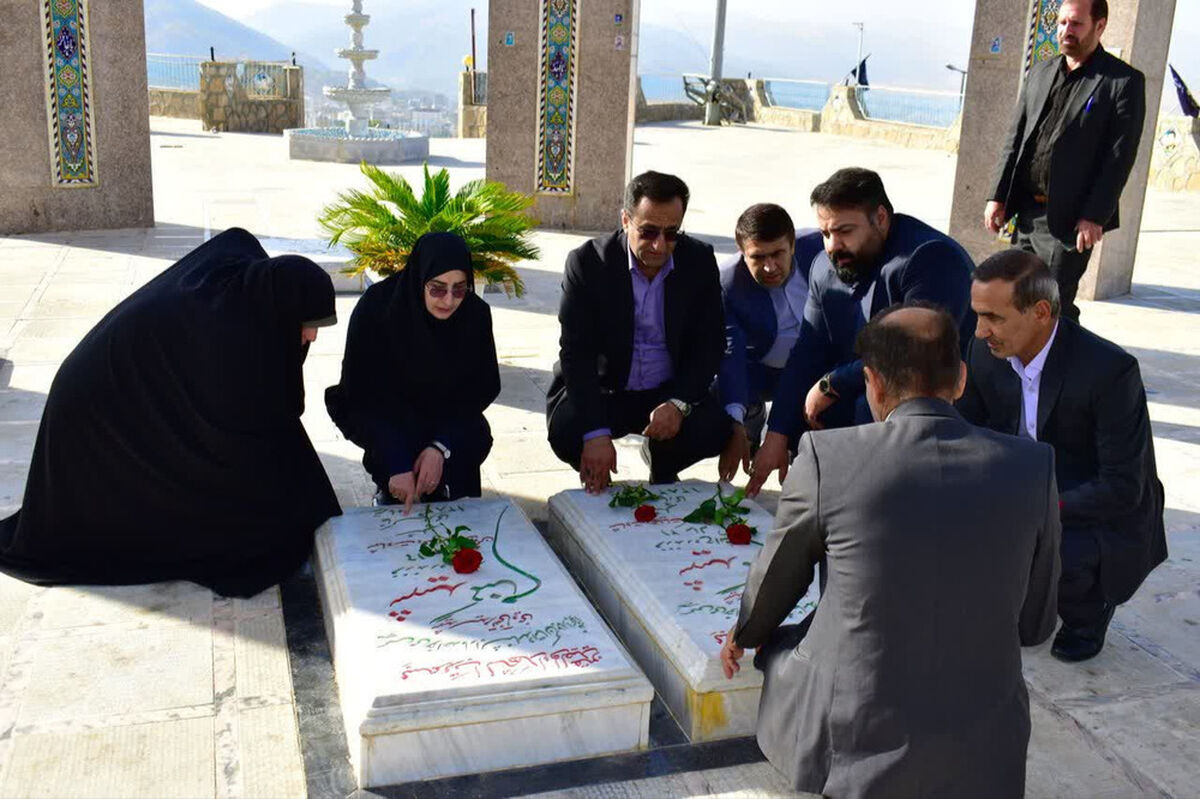 تجدید میثاق معاون آموزش ابتدایی وزیر آموزش و پرورش با شهدای گمنام یاسوج