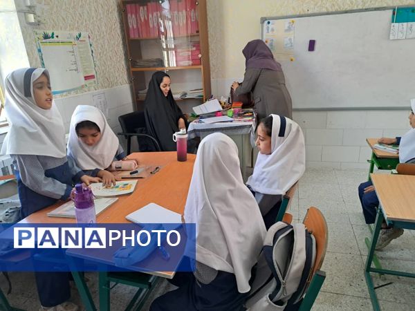 بازدید تیم کارشناسی اداره‌کل آموزش و پرورش استان یزد از واحدهای آموزشی خاتم 