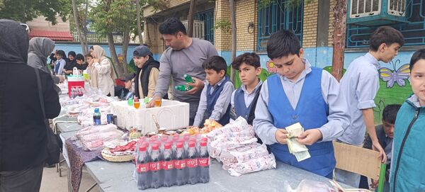 برپایی بازارچه در  دبستان امام جعفر صادق (ع) آشخانه