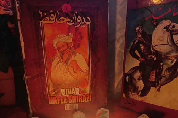 وقتی انارها لبخند زدند؛ یلدای دبیرستان ساره شورآفرین شد