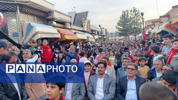 ملکان در پرتو هنر و معنویت؛ جشن میلاد امام رضا (ع) در بازار نوسازی شده