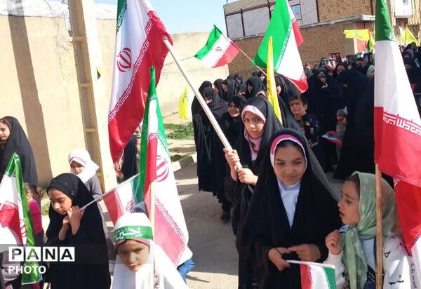 مادران و شکوفه‌های دستجرد در روز دختر به یاد میناب