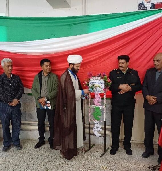 نواخته شدن زنگ کتاب و کتابخوانی در دبیرستان سمیه نوخندان