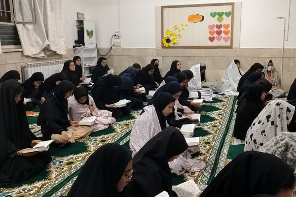 افتتاحیه هیئت هفتگی دانش‌آموزی 