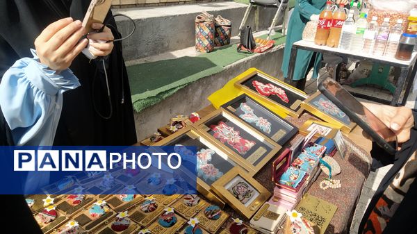 کیک ۱۴ متری در اجتماع مردمی به مناسبت تولد امام عصر در غرب مشهد