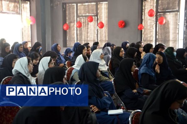 کارگاه آموزشی خبرنگاری دختران منطقه 6