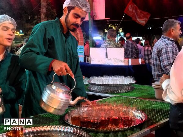 خدمت‌رسانی چایخانه حضرت زهرا(س) در دویست‌ و شانزدهمین شب اجتماعات نیشابور