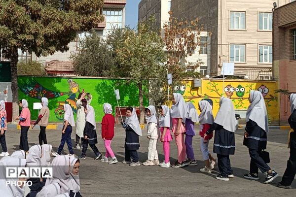 آغاز المپیاد ورزشی مدرسه هاشمی رفسنجانی ۲ ورامین با حضور پرشور دانش‌آموزان