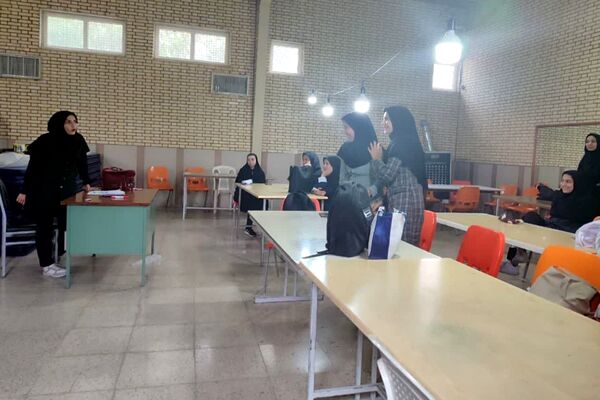 هفته مشاغل و بازدید دانش‌آموزان ناحیه 4 شیراز از دانشگاه فرهنگیان 