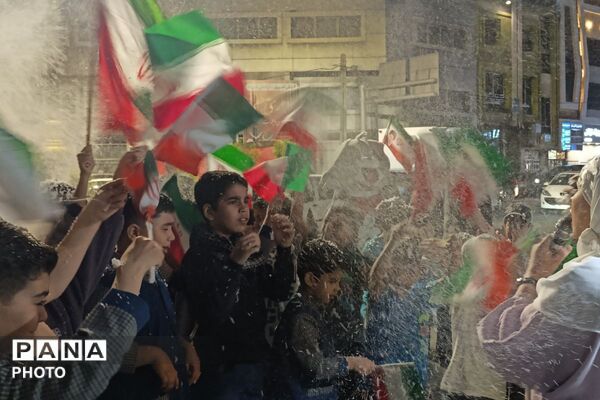 برنامه‌های متنوع فرهنگی دبستان پسرانه قدس ۱ در غرفه شهدای دانش‌آموز ورامین