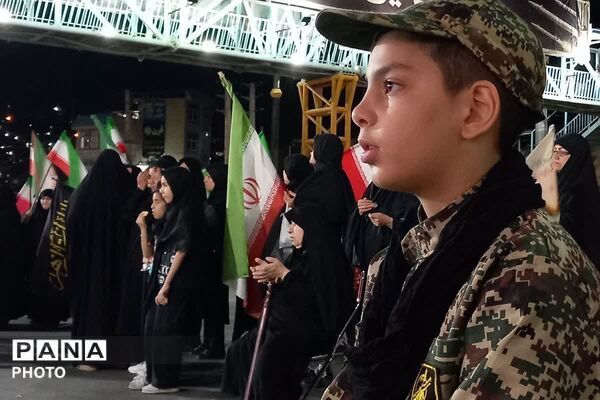 تجدید پیمان وفاداری بومہنی‌ها در مراسم عزای رهبر شهید انقلاب