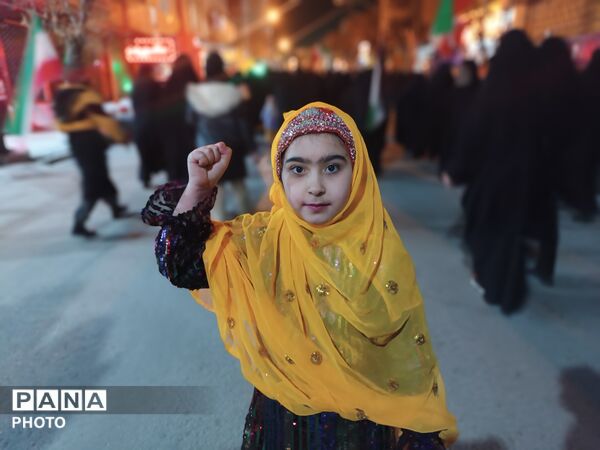 موشک‌های کاغذی کودکان فارسانی به آسمان رسیدند