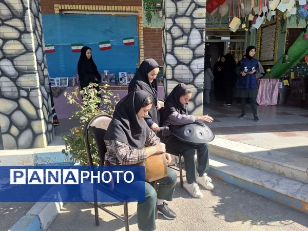 برگزاری ویژه‌ برنامه هفته فرهنگی در دبیرستان حضرت فاطمه‌زهرا(س) شهرستان فیروزکوه