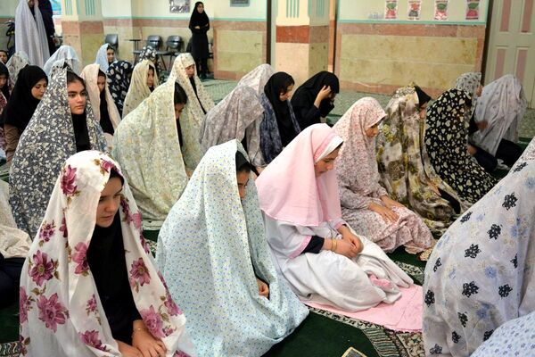 برگزاری مراسم مِهر با مُهر در بهارستان‌۲