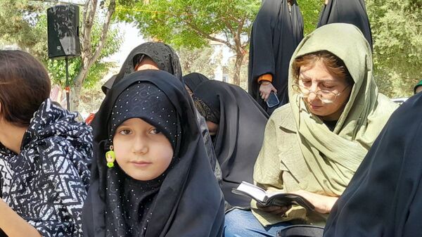  مراسم ختم دعای عرفه کنار مزار شهدای گمنام نسیم شهر 
