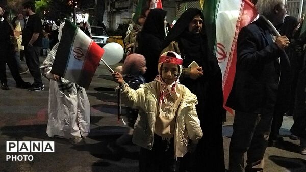 دختران نیشابوری در صف اول تجمعات-۲