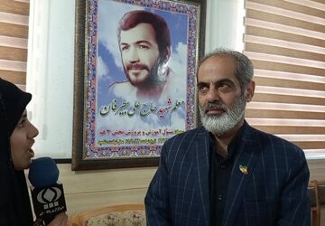 میزبانی مدارس ناحیه سه قم از زائران بدرقه امام شهید