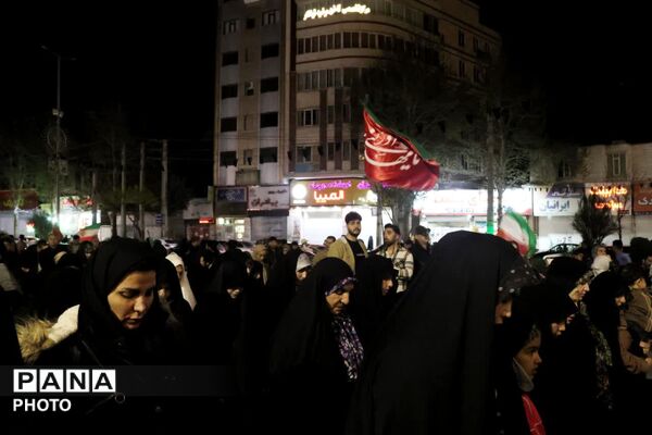 برپایی نماز استغاثه روبه‌روی مسجد جامع محمدشهر کرج