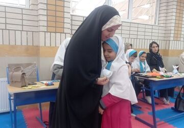 جشن روز مادر در دبستان هیات امنایی صدیقی صفادشت با حضور مادران