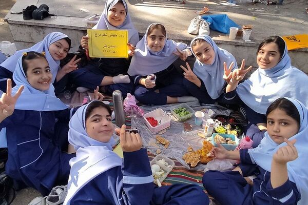 برگزاری جشن تخم‌مرغ‌های رنگی در دبستان قدر بهارستان دو