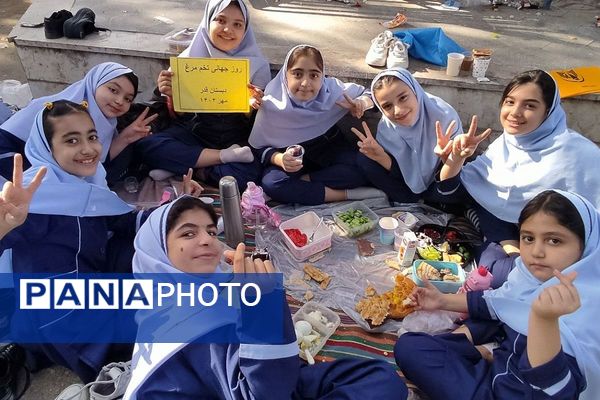 برگزاری جشن تخم‌مرغ‌های رنگی در دبستان قدر بهارستان دو