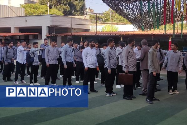 آغاز سال تحصیلی در دبیرستان علوم و معارف اسلامی شهید مطهری؛ شور و شوق مهر در مدارس