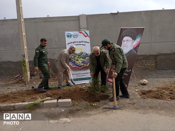 یادمان شهید والامقام آیت‌الله خامنه‌ای سبز شد