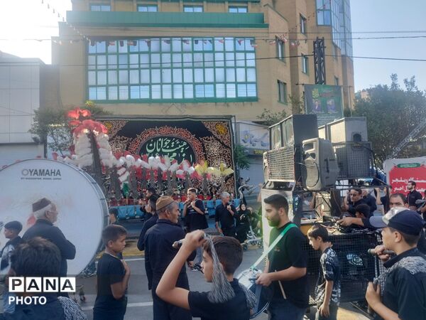 قرارگاه عشق؛ مشهد در سوگ شهادت ضامن اهل‌بیت (ع) پوشیده شد