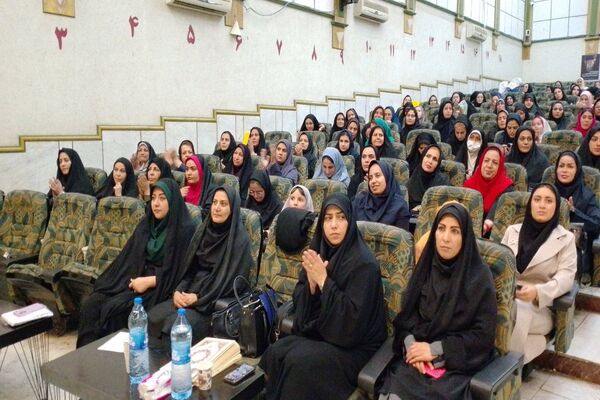 آیین تقدیر از معماران خشت اول ، معلمان اول ابتدایی
