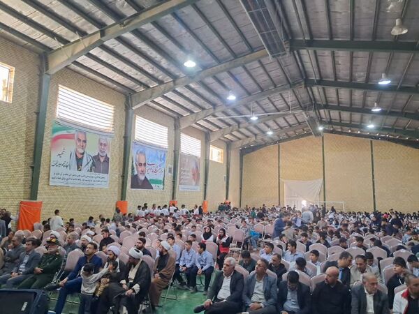 بیداری دانش آموزان ایرانی در یوم الله 13آبان 