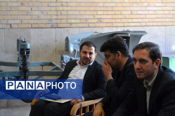 برگزاری کارگاه آموزشی آشنایی با سیستم موتور و سیستم سوخت‌رسانی خودرو در بهارستان 2