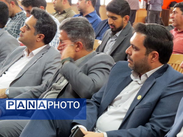 توزیع ۱۵ هزار پک لوازم التحریر کمیته امداد بین دانش‌آموزان نیازمند