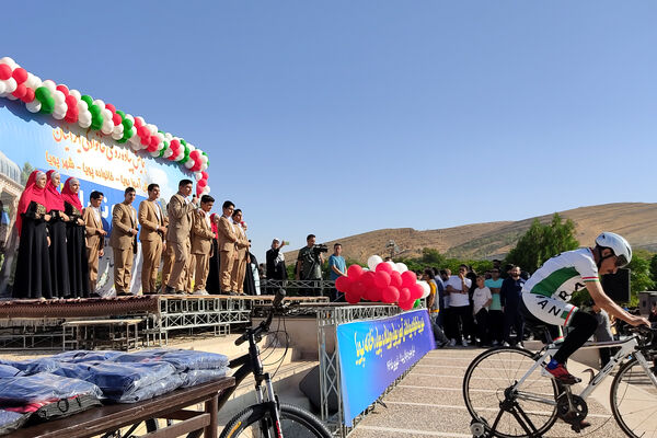 همایش پیاده‌روی خانوادگی در شیراز 