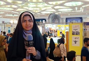 حضور نوجوانان علاقمند به نویسندگی در نمایشگاه بین المللی کتاب تهران